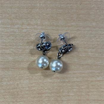 Empreinte Ear Studs, White Gold - Categories Q96580