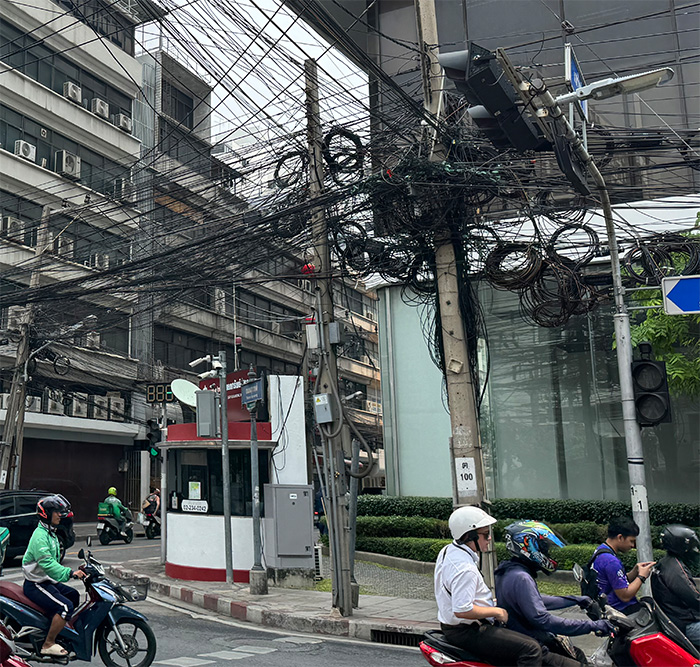 タイの電柱