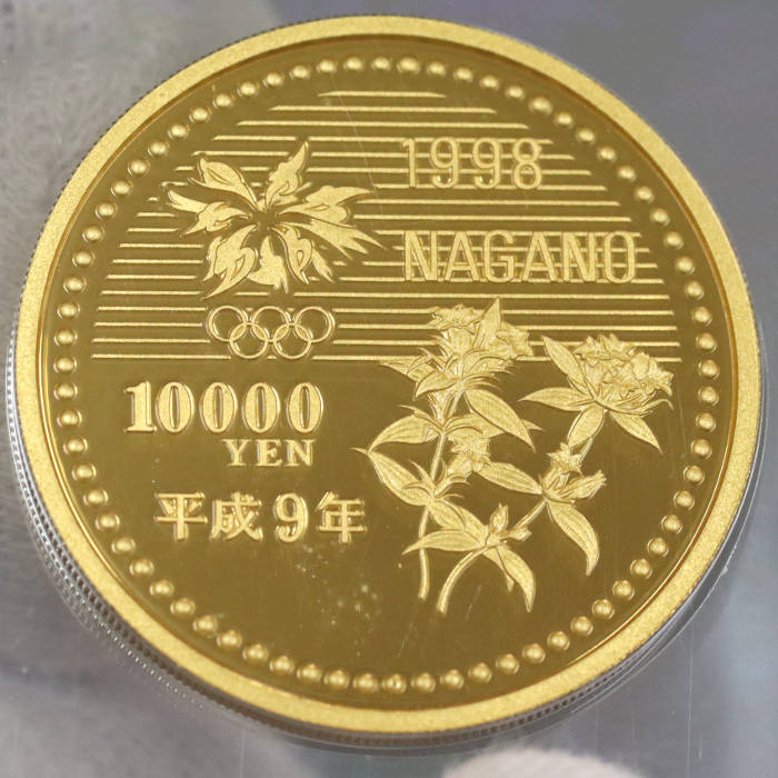 1万円金貨の表のデザイン