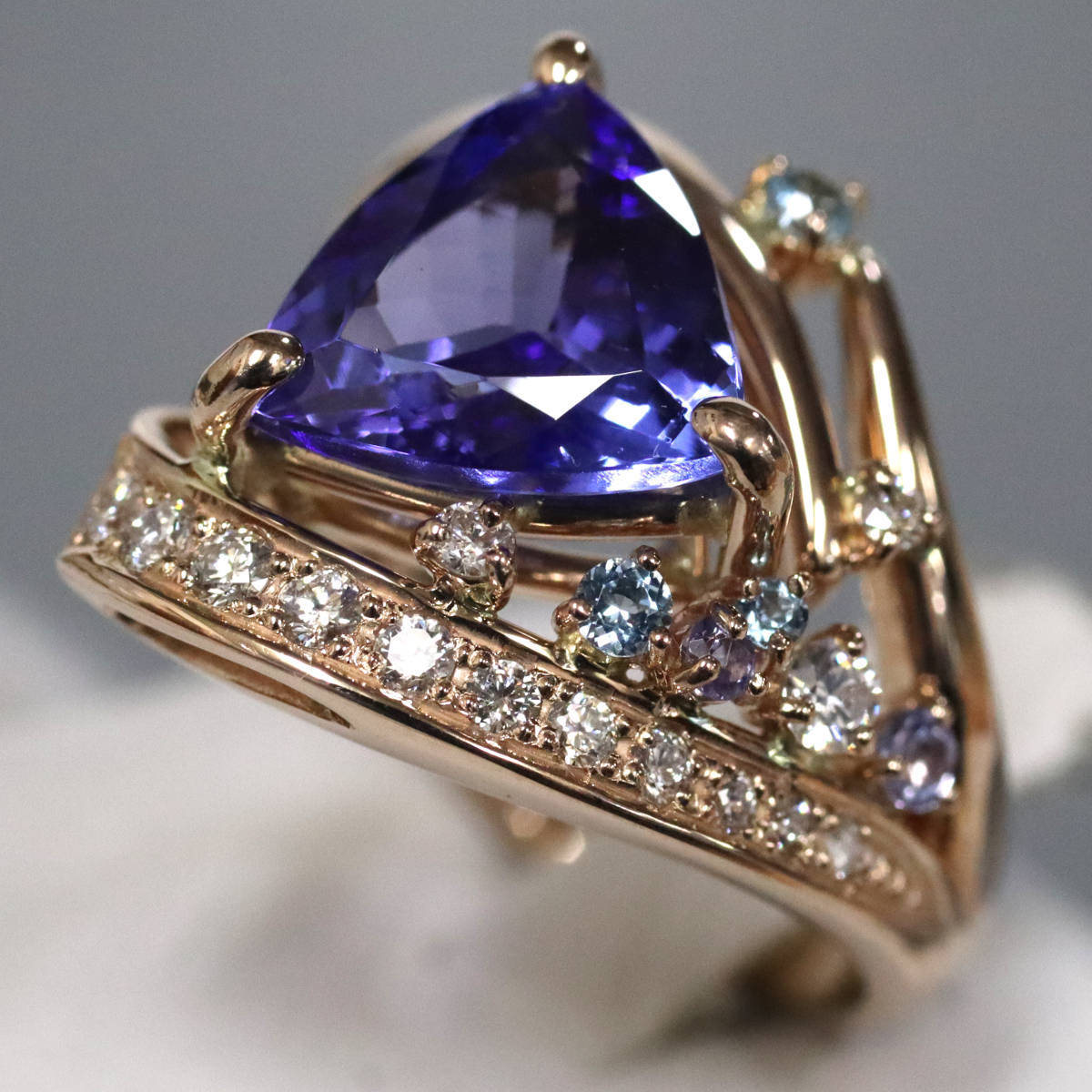 タンザナイトの指輪